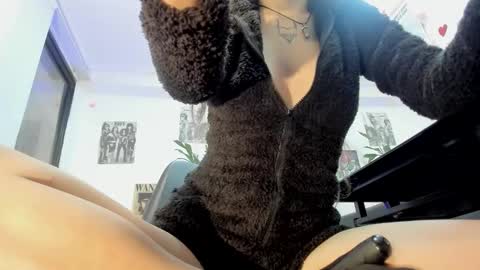 Snapshot of aliice_greco chatting on February 17, 2026, 10:56 am Alice online show from February 17, 2026, 10:56 am