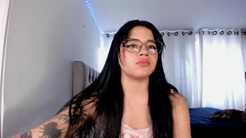 aliice_walker_ online show from October 24, 2025, 3:08 pm