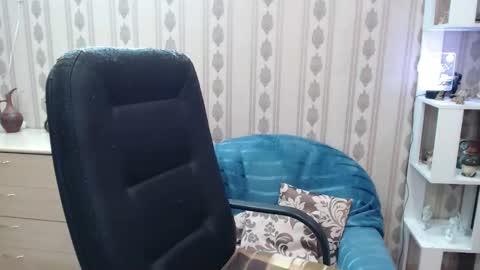 alina672211 online show from December 1, 2025, 9:58 am