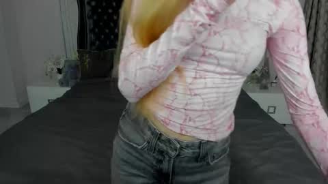 Snapshot of alina__blonde chatting on February 28, 2026, 6:47 am Alina online show from February 28, 2026, 6:47 am