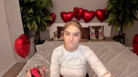 Snapshot of alinalemon chatting on February 11, 2026, 6:35 pm Alina online show from February 11, 2026, 6:35 pm