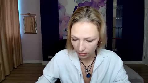 AlinaMoor online show from October 22, 2025, 5:52 am