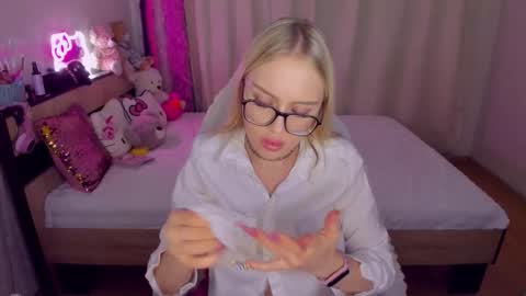 alinaocean online show from October 23, 2025, 6:50 pm