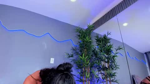    online show from December 5, 2025, 4:14 pm