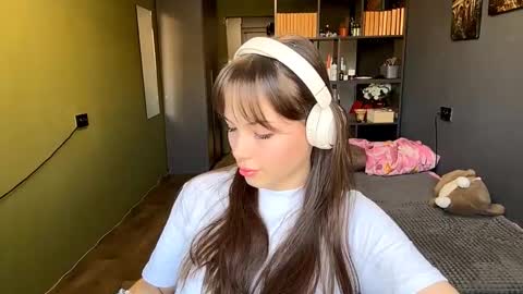 Alice online show from December 2, 2025, 6:08 am