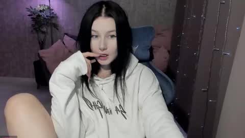 Aline Greeeen online show from December 14, 2025, 8:09 am