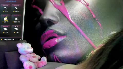 Alisa online show from January 28, 2025, 6:07 pm