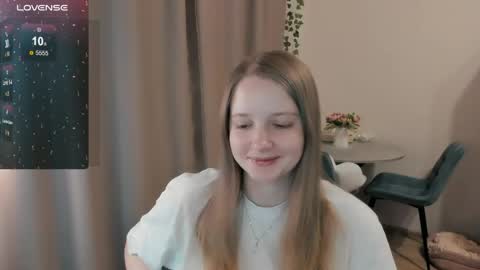 Alya online show from April 14, 2026, 9:54 pm