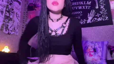 alisha_sky_ online show from May 25, 2026, 8:31 am
