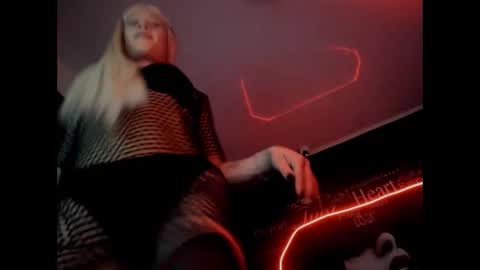 alishaa_nixx online show from September 10, 2025, 12:32 am