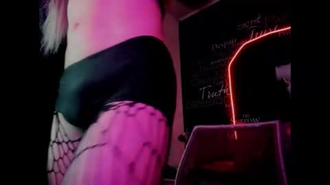 alishaa_nixx online show from September 15, 2025, 3:50 am