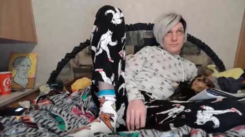 Alisha online show from November 28, 2025, 1:52 am