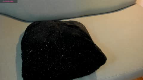           online show from January 3, 2025, 3:44 pm