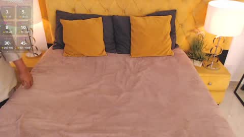 Luna online show from April 5, 2026, 4:59 pm