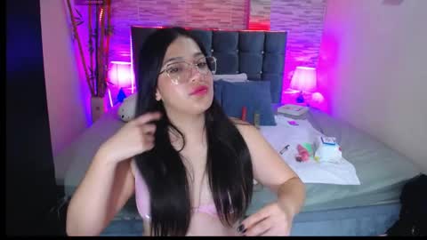 Snapshot of alison_girl22 chatting on April 30, 2026, 11:09 pm Alison online show from April 30, 2026, 11:09 pm