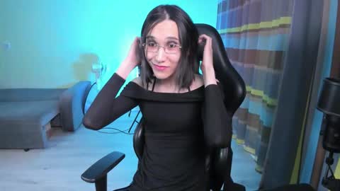 Snapshot of alison_marlowe chatting on February 16, 2026, 9:33 pm Alison online show from February 16, 2026, 9:33 pm