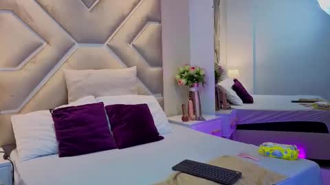 Snapshot of alison_skinny chatting on October 12, 2025, 11:53 am Alison Skinny online show from October 12, 2025, 11:53 am
