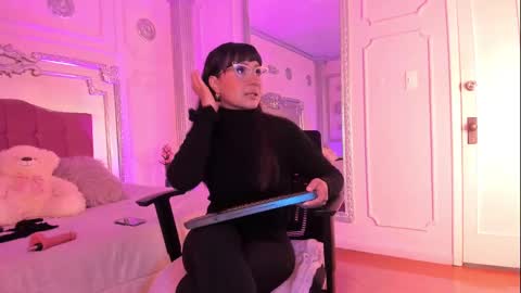 Alison Fishert online show from January 30, 2025, 11:55 am