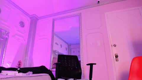 Alison Fishert online show from February 6, 2025, 6:24 pm