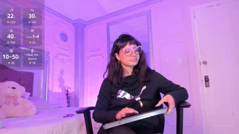 Alison Fishert online show from December 1, 2025, 12:32 pm