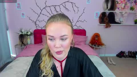 Snapshot of alisonwillow chatting on February 1, 2026, 1:20 pm Anna online show from February 1, 2026, 1:20 pm