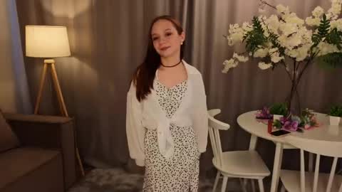 Kira online show from May 15, 2026, 2:02 pm