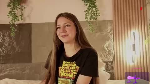 Mia online show from November 23, 2025, 3:34 pm