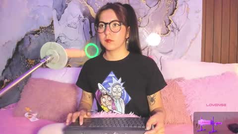 Mia online show from March 29, 2026, 8:20 pm