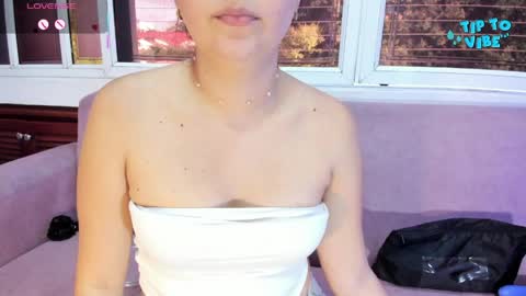 Snapshot of alissajoness chatting on May 20, 2026, 11:49 am Alissa online show from May 20, 2026, 11:49 am