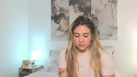 Snapshot of alissonroyce chatting on March 12, 2025, 2:20 am Goddess online show from March 12, 2025, 2:20 am