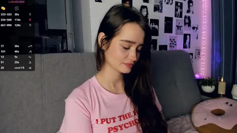 Alivia online show from November 29, 2025, 10:40 am