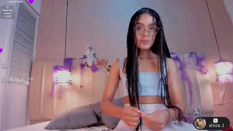 alizza_ online show from October 17, 2025, 11:46 am