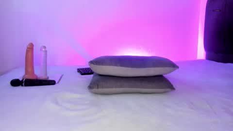 Snapshot of alizzon_ chatting on February 4, 2026, 11:20 pm alizzon online show from February 4, 2026, 11:20 pm