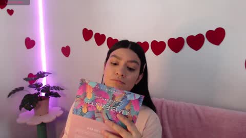 Snapshot of all_smiles_here chatting on January 31, 2025, 5:42 pm Lola online show from January 31, 2025, 5:42 pm