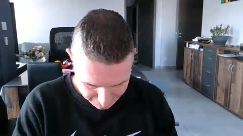 Snapshot of allan57000 chatting on January 7, 2026, 8:39 am allan57000 online show from January 7, 2026, 8:39 am