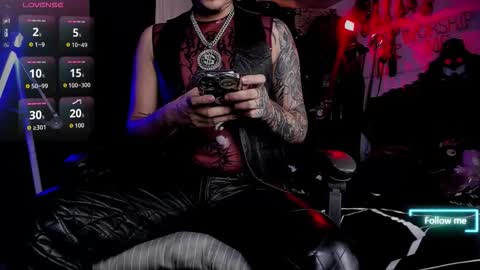   online show from November 5, 2025, 5:57 pm