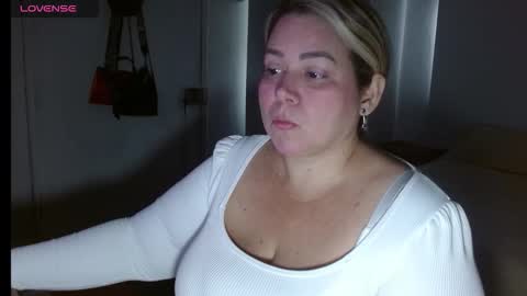 Snapshot of allegra_ferragamo chatting on October 9, 2025, 7:34 pm Ale online show from October 9, 2025, 7:34 pm
