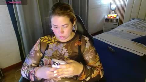 Snapshot of allegra_ferragamo chatting on February 18, 2026, 11:44 pm Ale online show from February 18, 2026, 11:44 pm