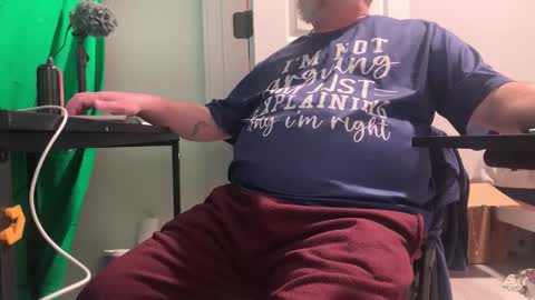 Allergictolove online show from February 9, 2025, 9:06 pm