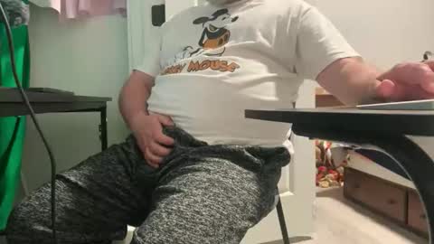 Allergictolove online show from November 19, 2025, 10:32 pm