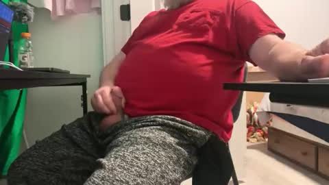 Allergictolove online show from December 1, 2025, 5:51 pm