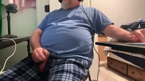 Allergictolove online show from January 17, 2026, 7:50 pm