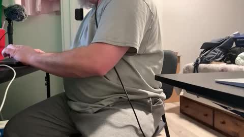 Allergictolove online show from January 19, 2026, 4:00 pm