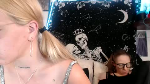 Snapshot of allforthedxll chatting on March 11, 2025, 11:01 am allforthedxll online show from March 11, 2025, 11:01 am