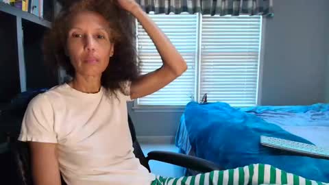 wishlist on bio online show from November 1, 2025, 9:06 pm