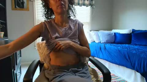 wishlist on bio online show from November 20, 2025, 7:35 pm