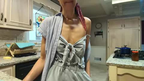Snapshot of allgood4u chatting on April 23, 2026, 5:48 pm wishlist on bio online show from April 23, 2026, 5:48 pm