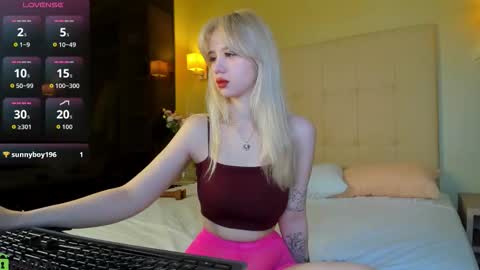alli_aster online show from February 28, 2026, 1:28 am