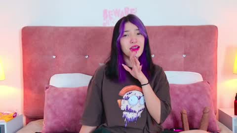 Allicia online show from December 21, 2024, 7:27 pm