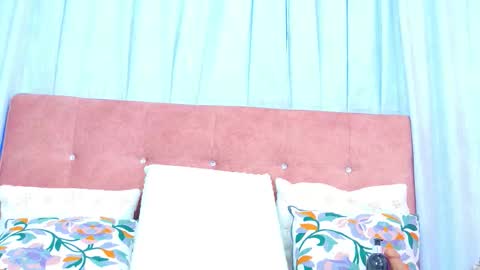 Allicia online show from November 16, 2025, 7:19 pm